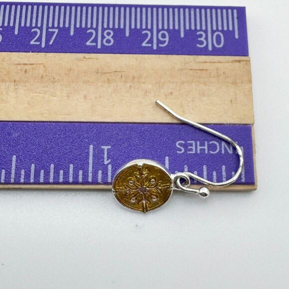 Vintage Snowflake Earrings Gold & Silver Tone Mixed Metals Dainty Retro - Picture 5 of 5
